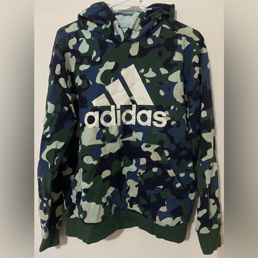 Adidas Camo Hoodie Boys XL(18/20)